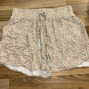 Floral shorts M